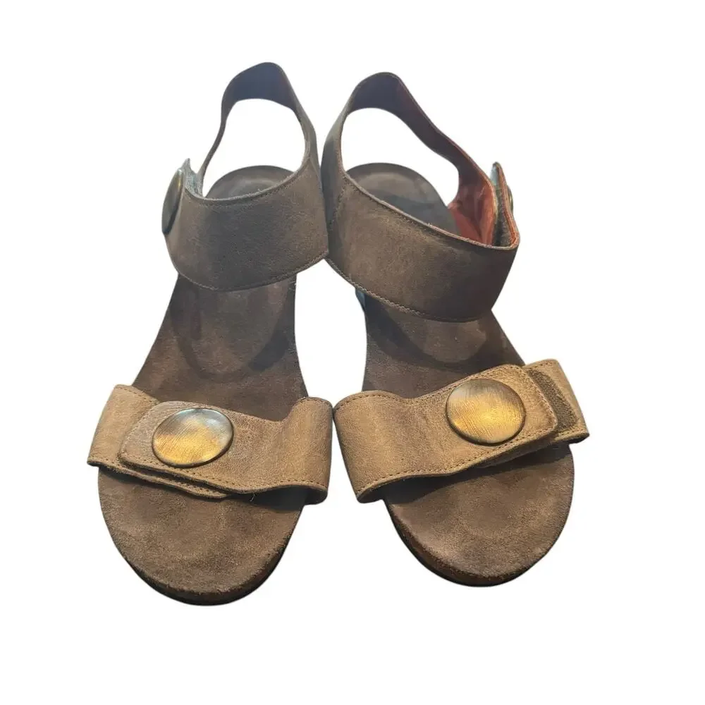 Taos Footwear Women's 42 11 -11.5 Carousel Wedge Adjustable Straps Sandals
